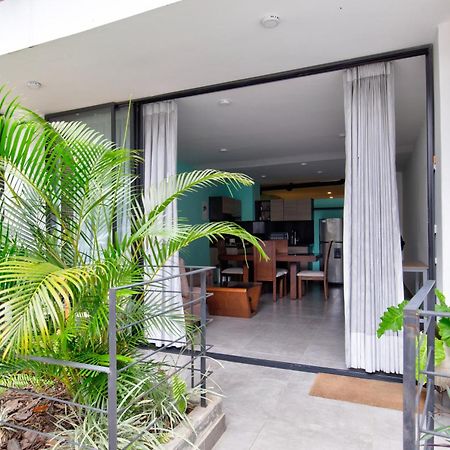Moonshine Boutique Hostal Кали Экстерьер фото