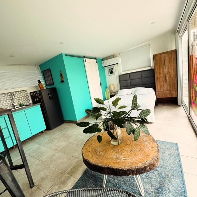 Moonshine Boutique Hostal Кали Экстерьер фото
