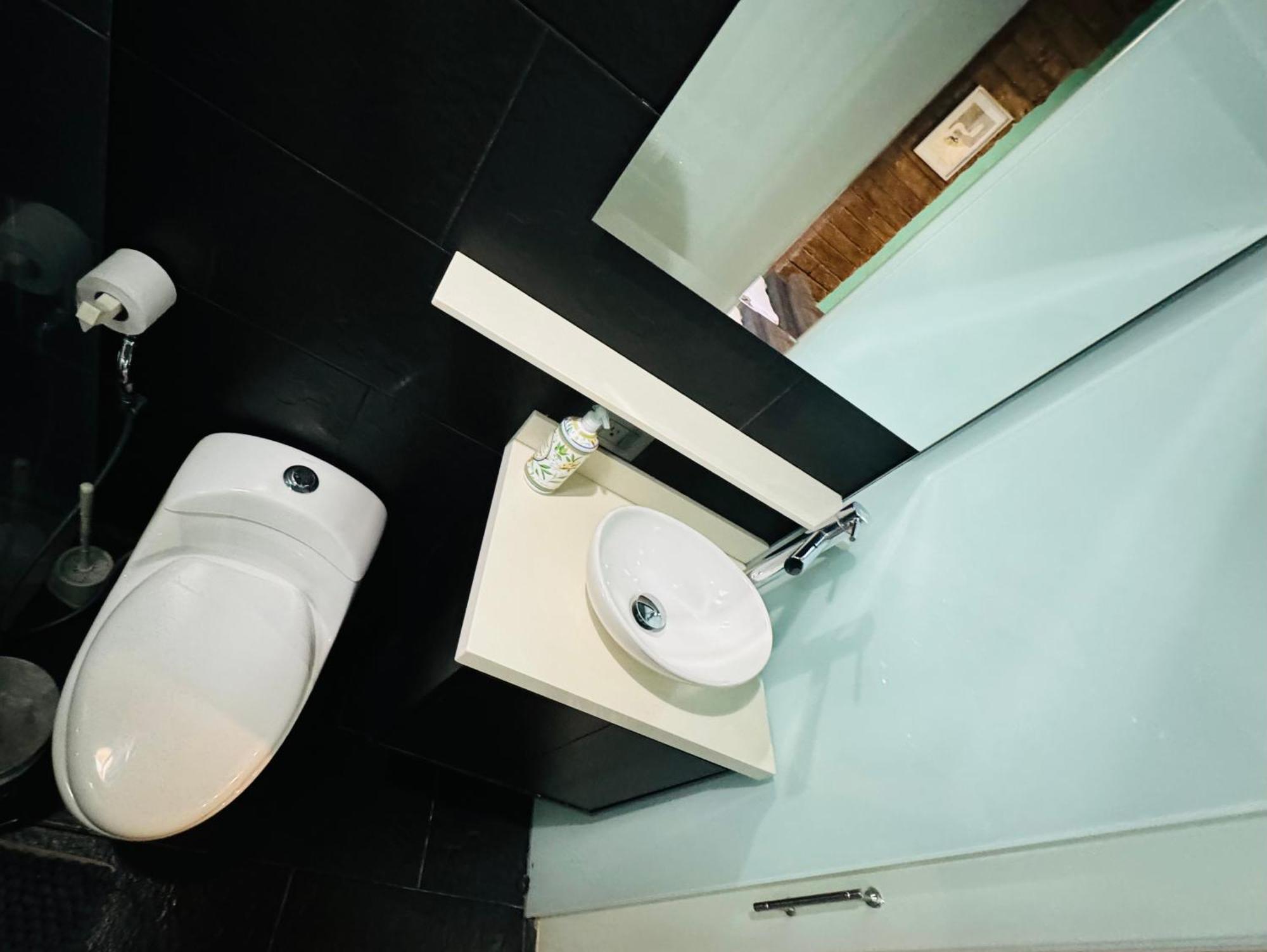 Moonshine Boutique Hostal Кали Экстерьер фото