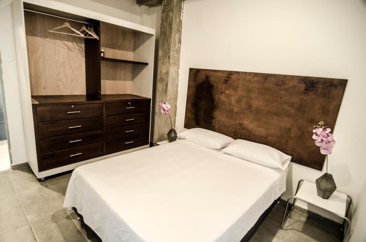 Moonshine Boutique Hostal Кали Экстерьер фото