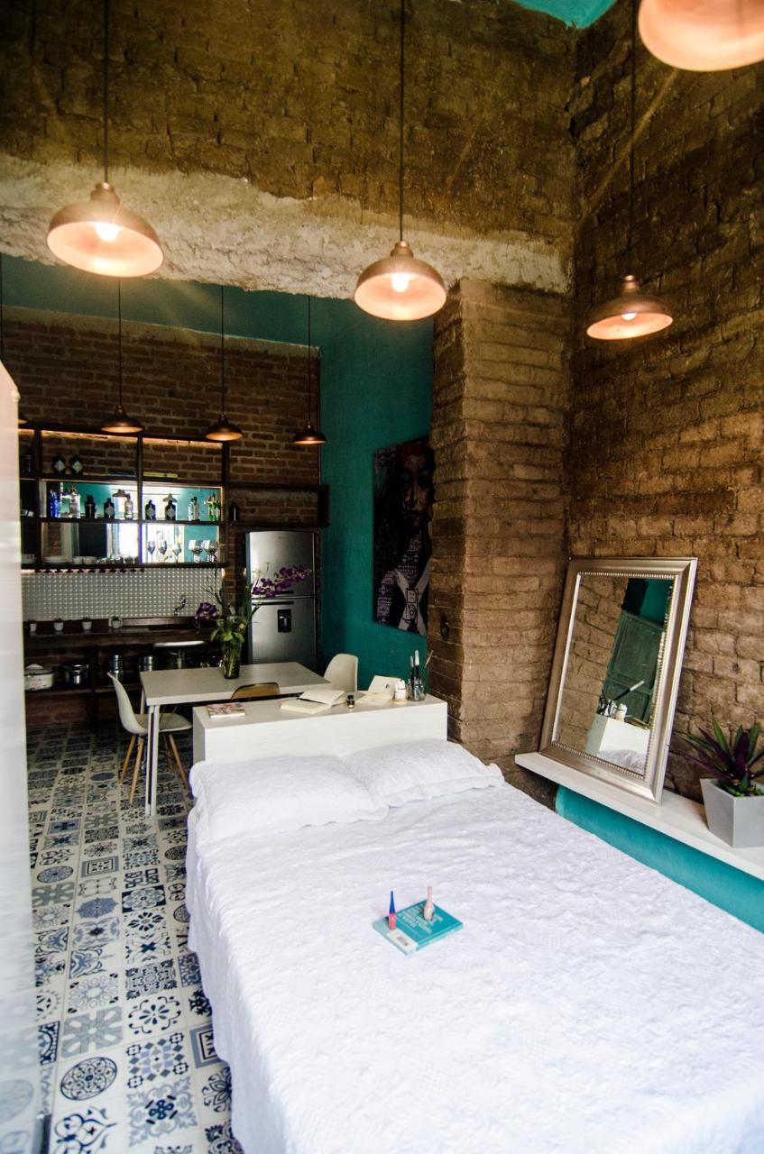Moonshine Boutique Hostal Кали Экстерьер фото