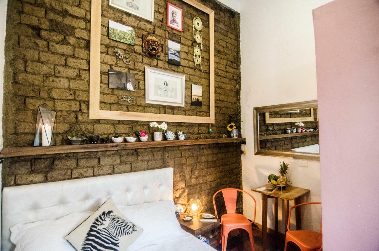 Moonshine Boutique Hostal Кали Экстерьер фото