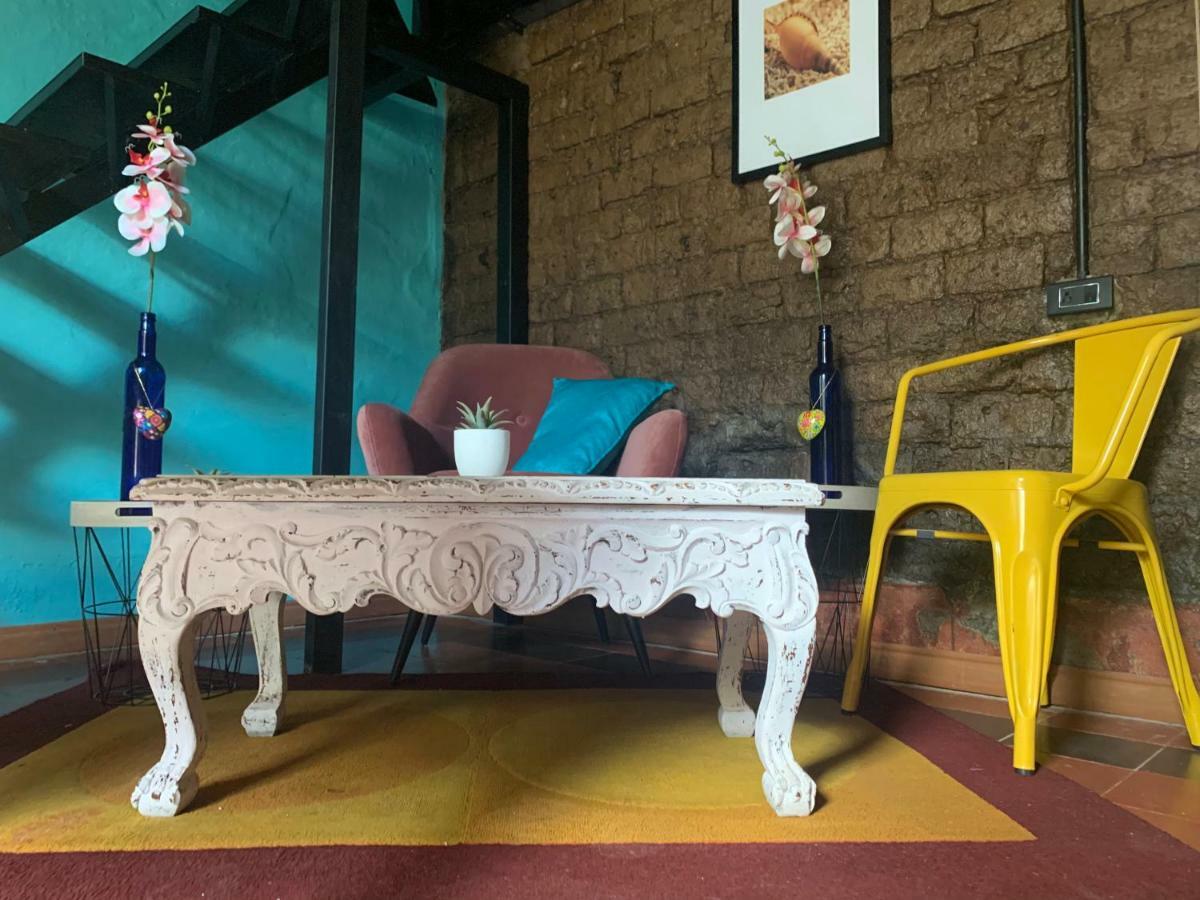 Moonshine Boutique Hostal Кали Экстерьер фото